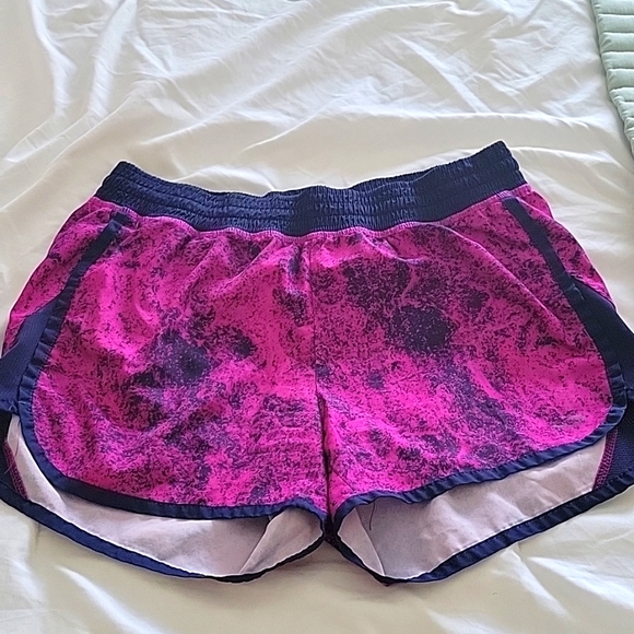 LOT OF 6 DRI-FIT SHORTS SIZE SMALL - Picture 6 of 8